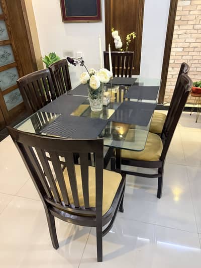 6 seater dining table unused