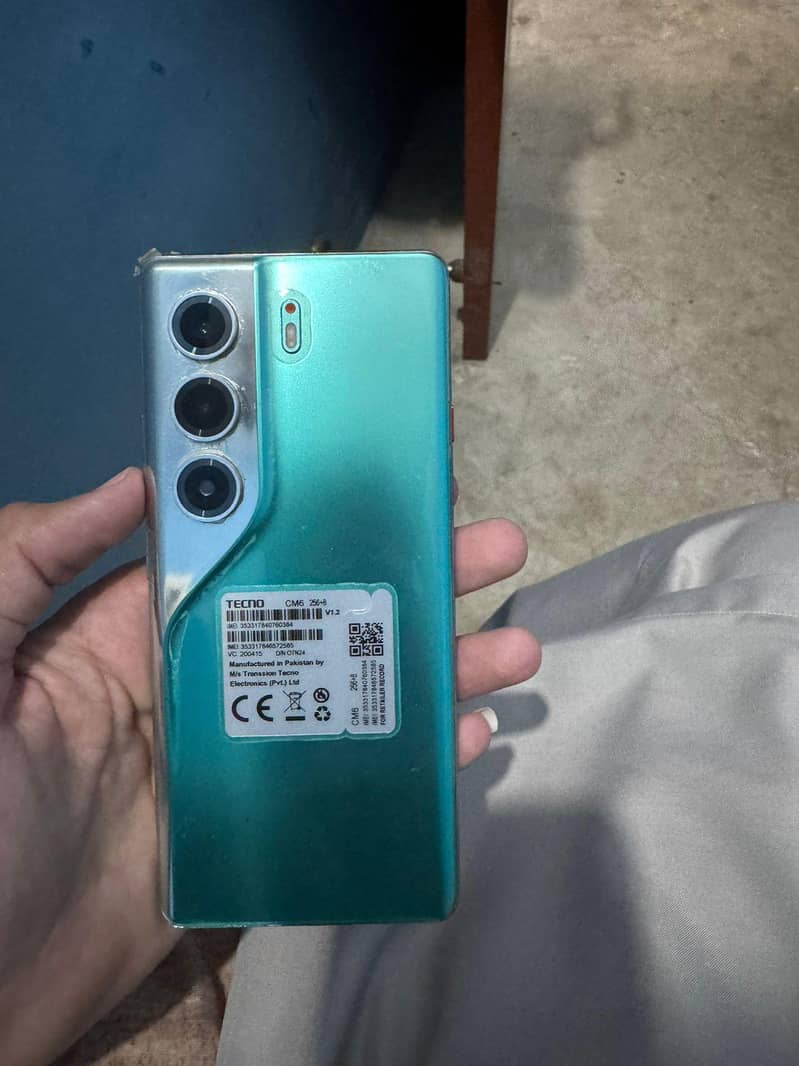 Tecno camon 40 pro 0