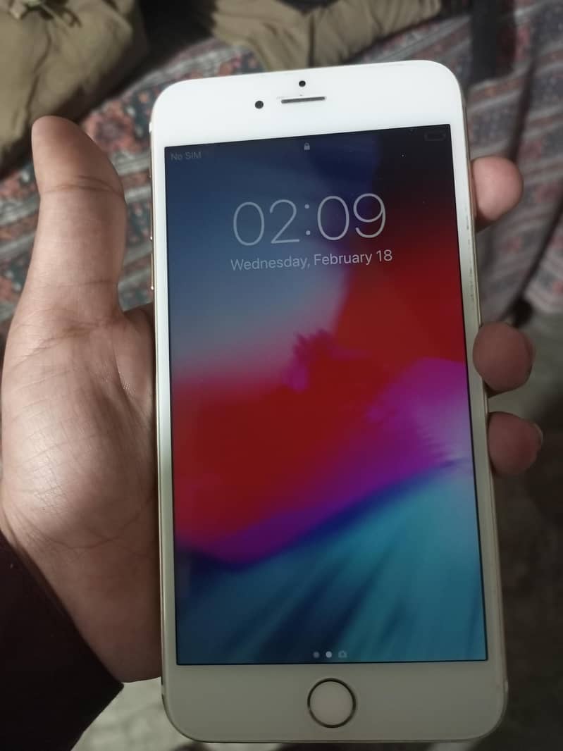 iPhone 6 plus 64gb golden 1