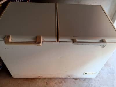 D freezer deep freezer good condition