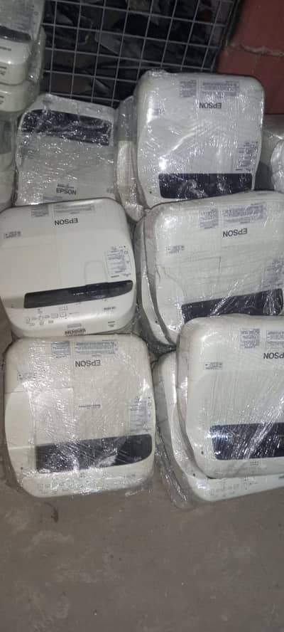 Interactive Office Projector – Epson 685Wi – Perfect for Boardrooms