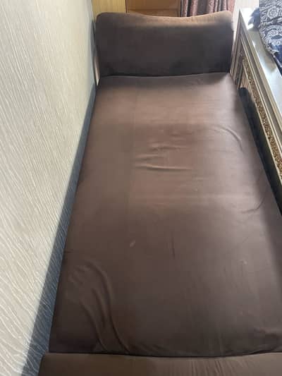 Single bed ( divan )