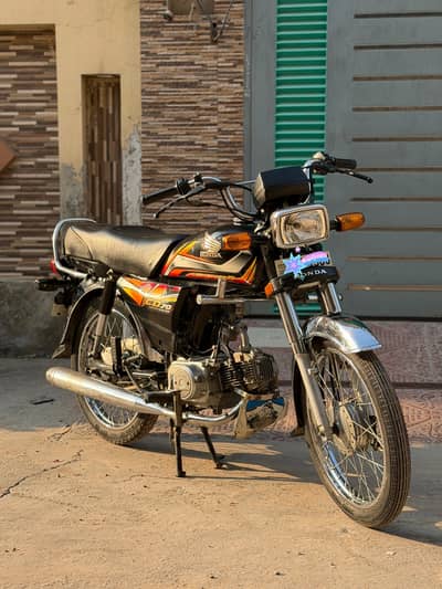 Honda CD 70 2022 Black color