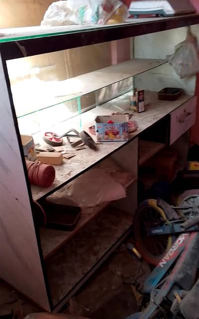 furniture bechna hai dukhan ka