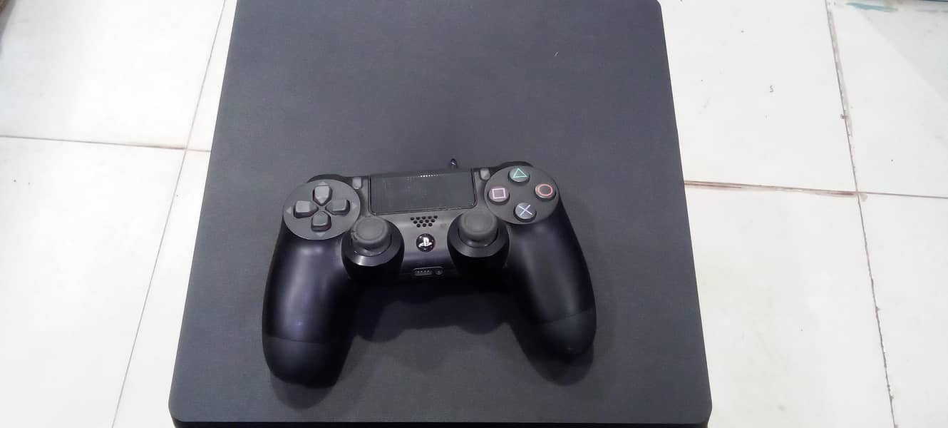 PS4 game console 2