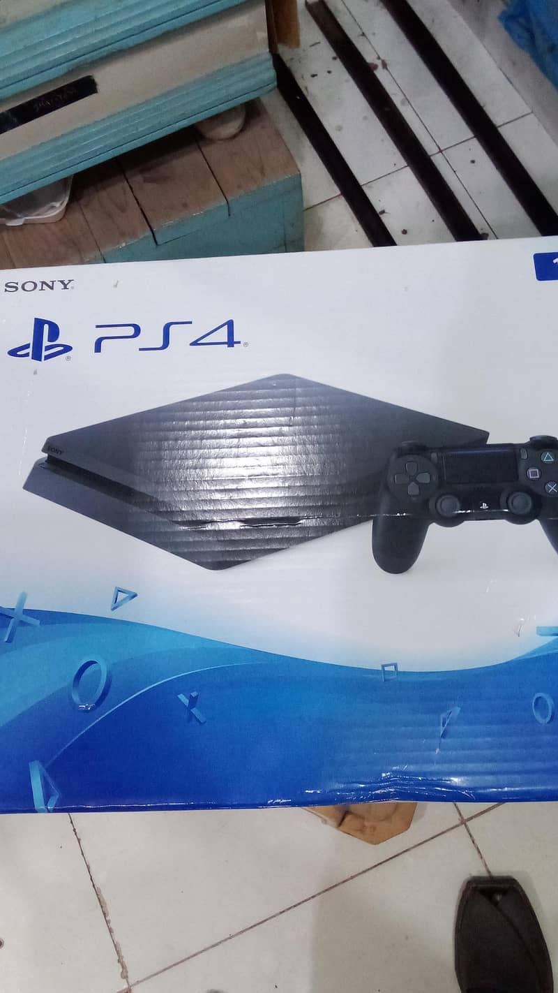 PS4 game console 4