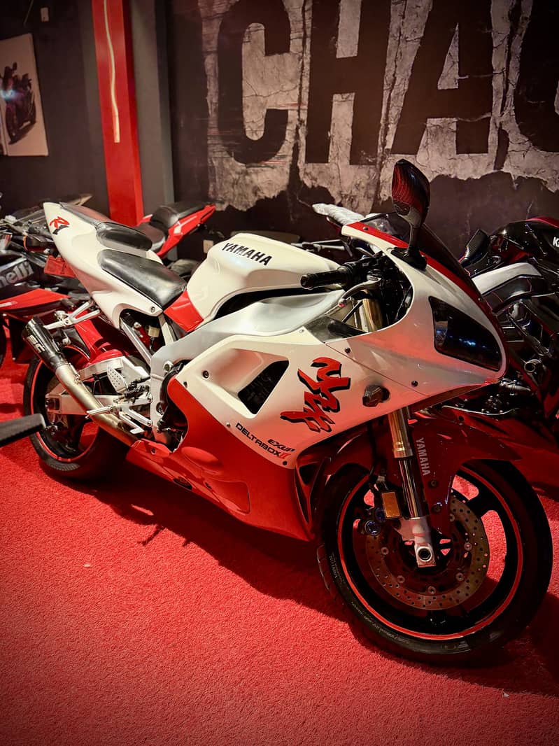 Yamaha YZF R1 - Sports & Heavy Bikes - 1109807081