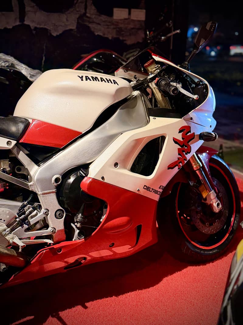 Yamaha YZF R1 - Sports & Heavy Bikes - 1109807081