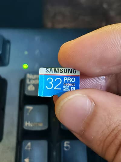 32 GB Samsung MicroSD