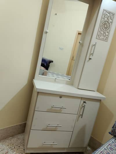 dressing table