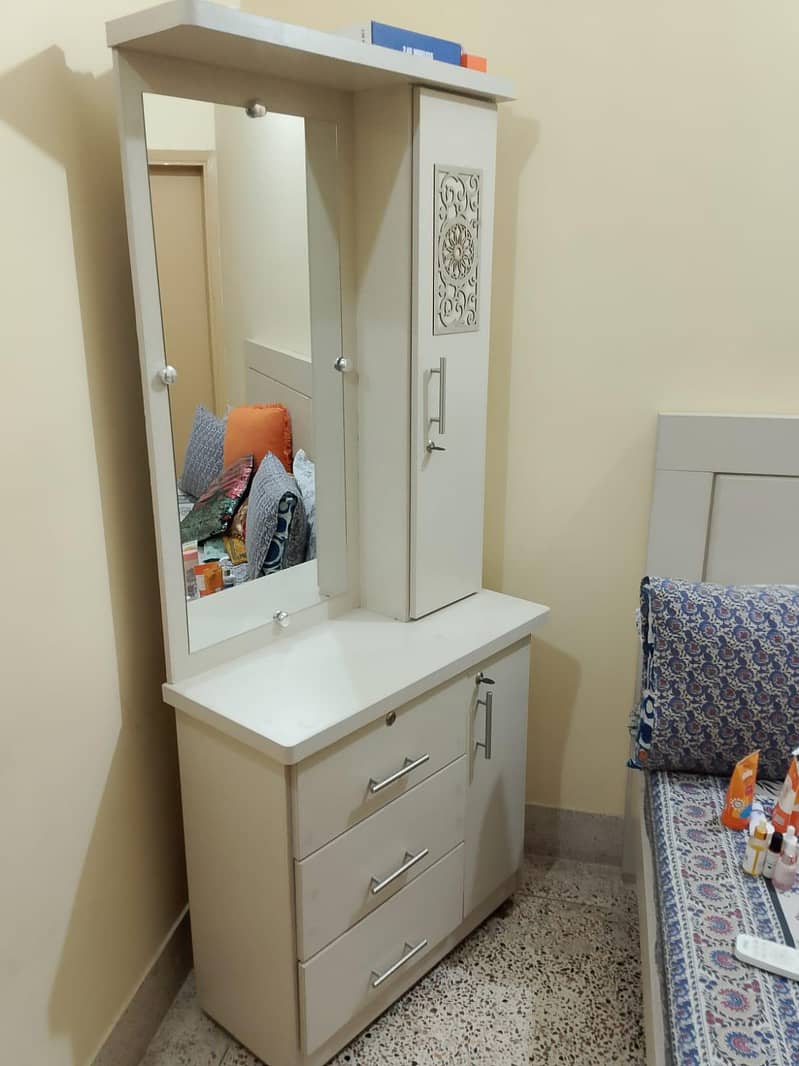 dressing table 1