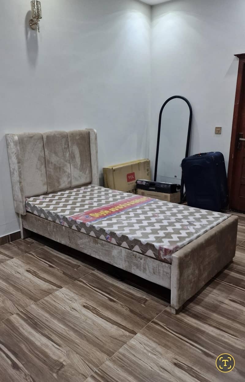 single bed 0