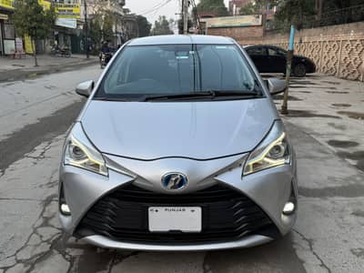 Toyota vitz 1.5 hybrid F 2017