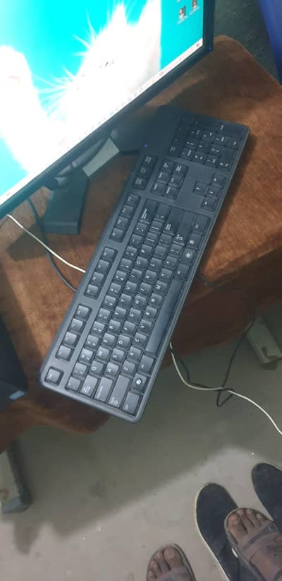 computer for seal used only 2 years 6Gb Ram 128 storig