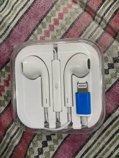 Bilkul new condition original wired earphone face to face deal