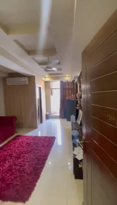 One bed room executive apartment with laungr kitchen and bath