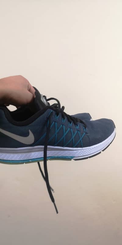 Nike Running Shoes (Original) Excellent Condition size 42, UK 7.5