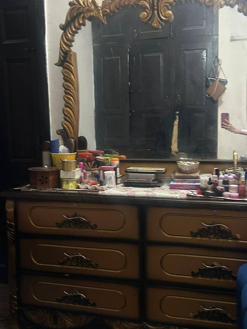 dressing table 1