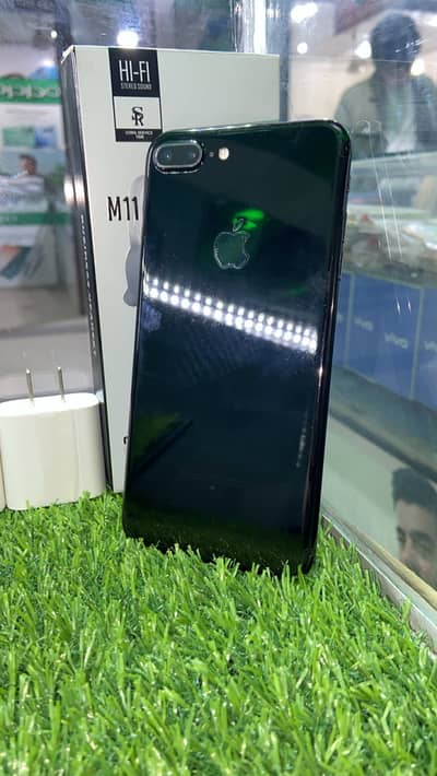 iphone 7+ with charger