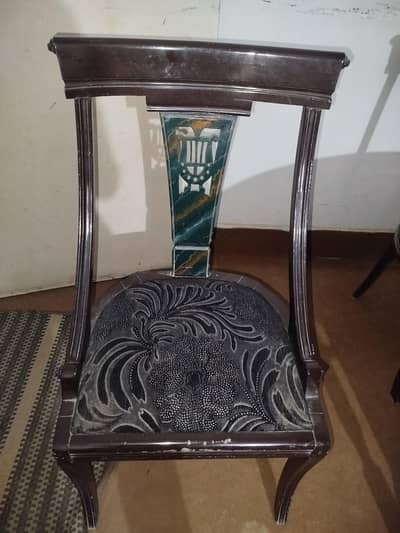 Dinning table with glass top