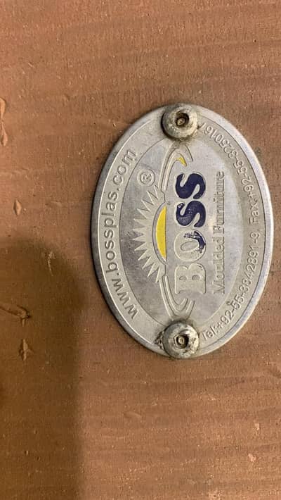 Boss chair (used available in high quantity and cheap price)