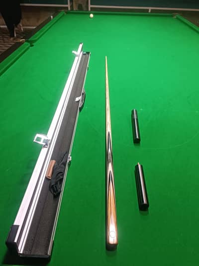 Master Baize on piece snooker cue