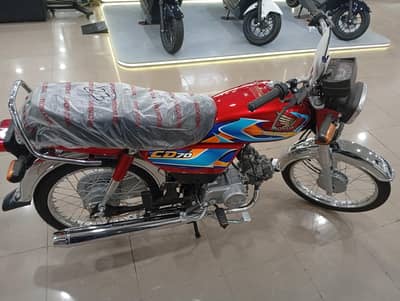 Honda CD 70 New in show Room
