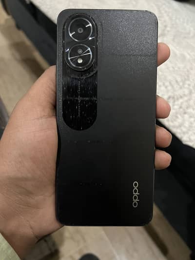 Oppo A18 4/64 black with box and charger