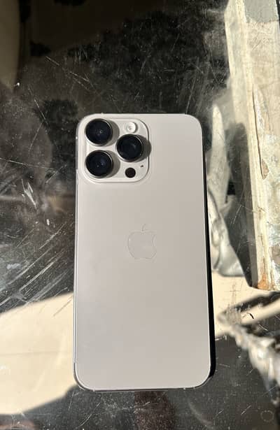 15 PRO MAX (256) LLA NON PTA