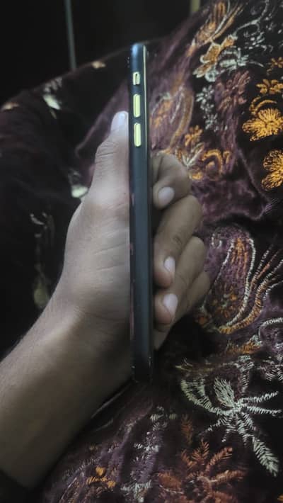 Iphone 11 only one time open for just a chip no bargain