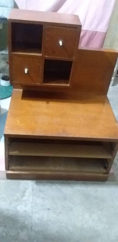 Bed with side tables