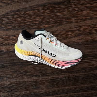 branded shoes  size US 7.5 EUR 40.5