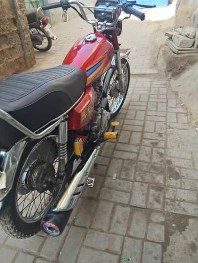 Honda CG 125 model 2004 for urgent sale