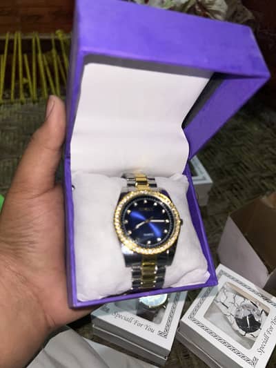 Mens watch available at best price