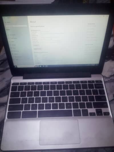 chrome book laptop for sale in Rs7000.
