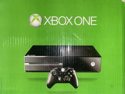 Xbox one w/2 controllers wired and wireless 1TB