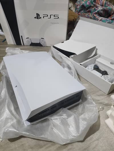 PS5 Fat (1000 Series) — 5 Months Used — Mint Condition