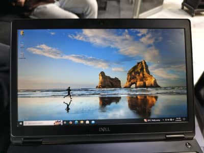 Dell Lattitude 5590 , i7 8th Gen 8Gb 256 GB