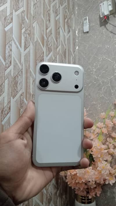 iPhone xr converted to 17 pro