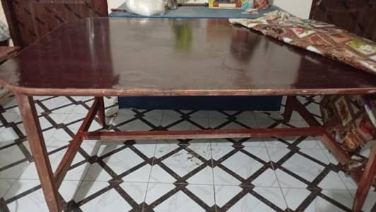 6 feet 6 feet length length and 5 feet white table is available made