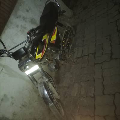 Total original bike ha ak hath Chali ha