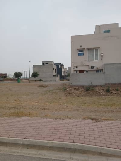 5 Marla Corner Confirm Plot Urgent For Sale