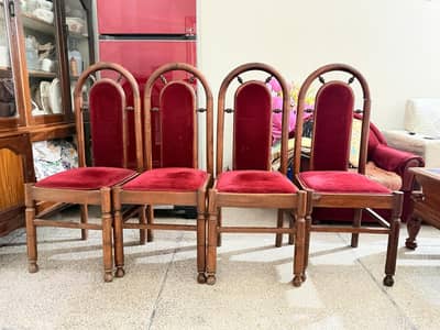 pair of 6 red velvet dining chairs in good condition