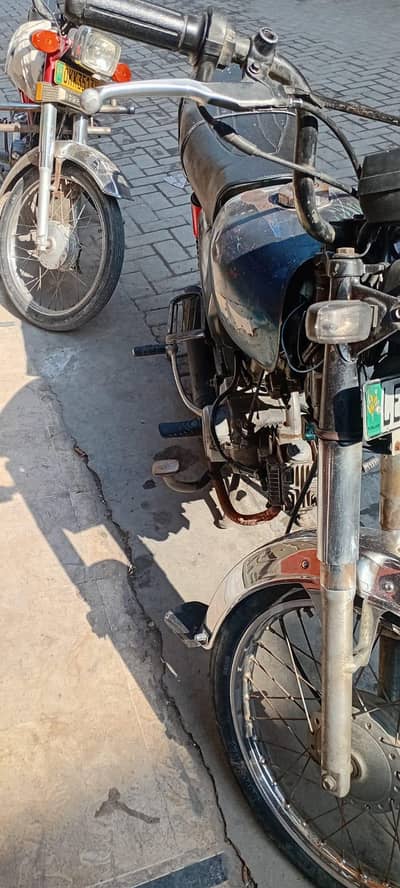 I am selling my bike 1st owner good condition no work reqwerd