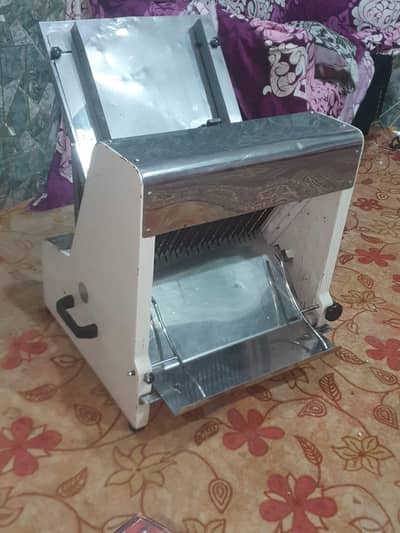 bread cutter