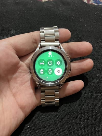 Samsung Galaxy Watch 4 Classic (Rotating Bezel)