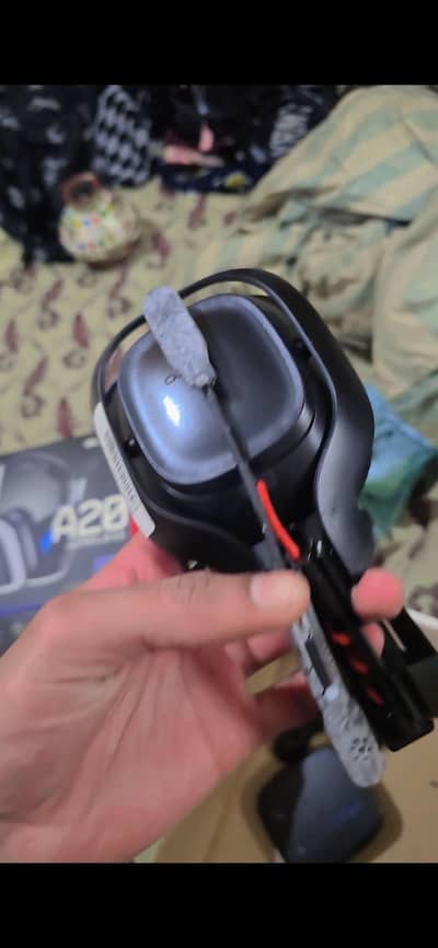 ASTRO A50 WIRELESS GAMING HEADSET FOR PS4 PS5 AND PC. WITH BOX