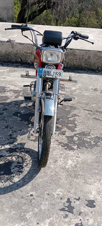 bike full ok koi km ni ha bike ma