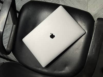 Macbook Pro 2019 16 inch i9 32/512