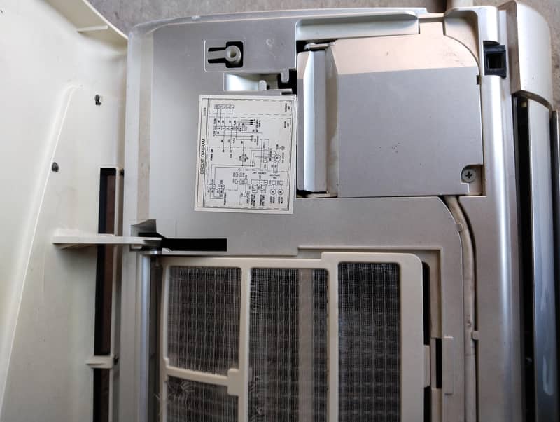 Dawlance Split Ac, excellent condition 4